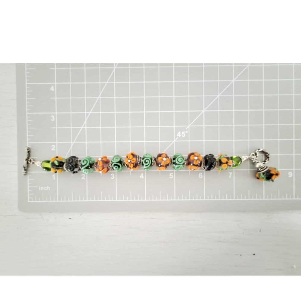 Vintage Artisan Green and Orange Lampwork glass Bead Toggle Clasp Bracelet - Picture 4 of 4